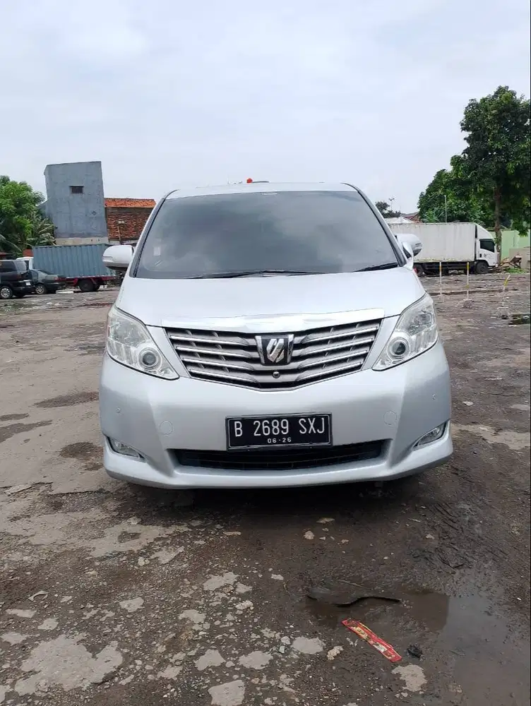 TOYOTA ALPHARD 2.4 AT 2011