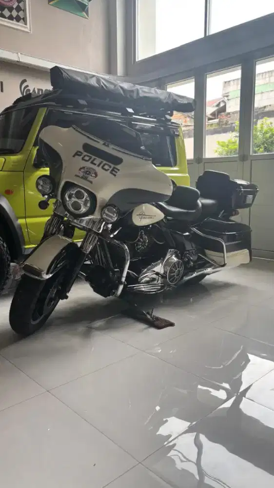 Harley police rushmore thn 2014