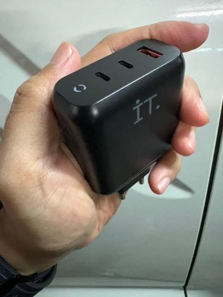 charger 65watt IT ibox buat macbook ori kabel 2m super mulus like new