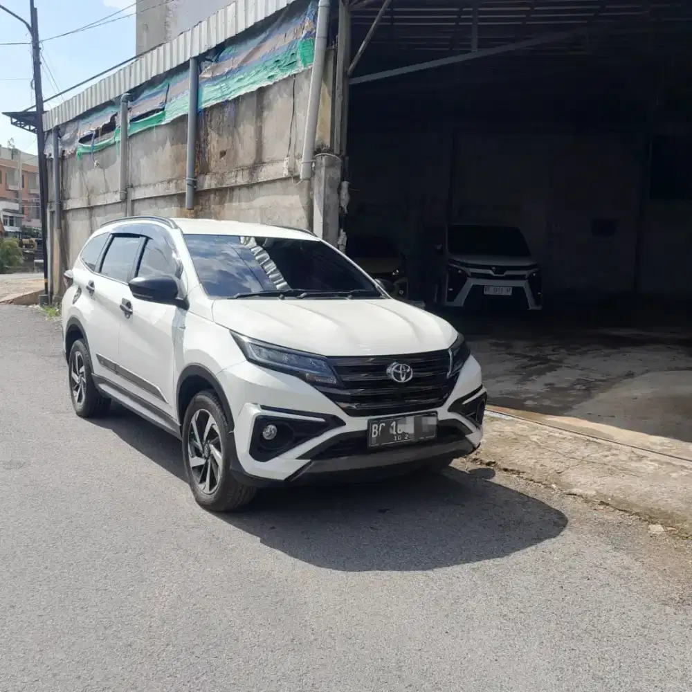 D jual toyota rush GR matic 2021