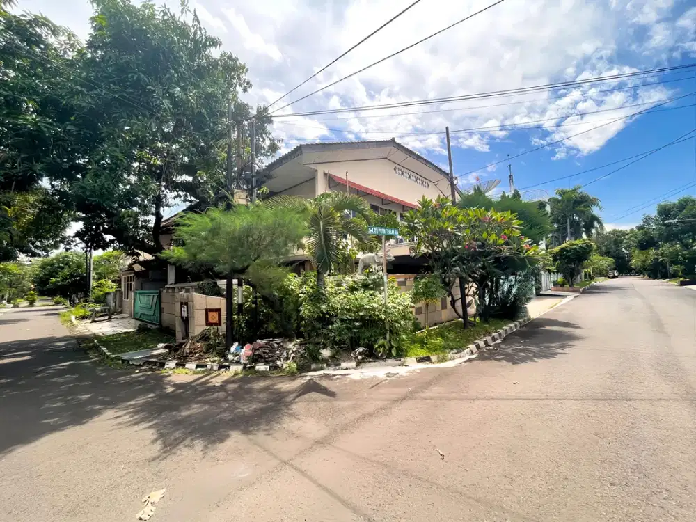 Rumah Hook 3 Lantai di Kayu Putih Tengah – Luas Tanah 492 m²