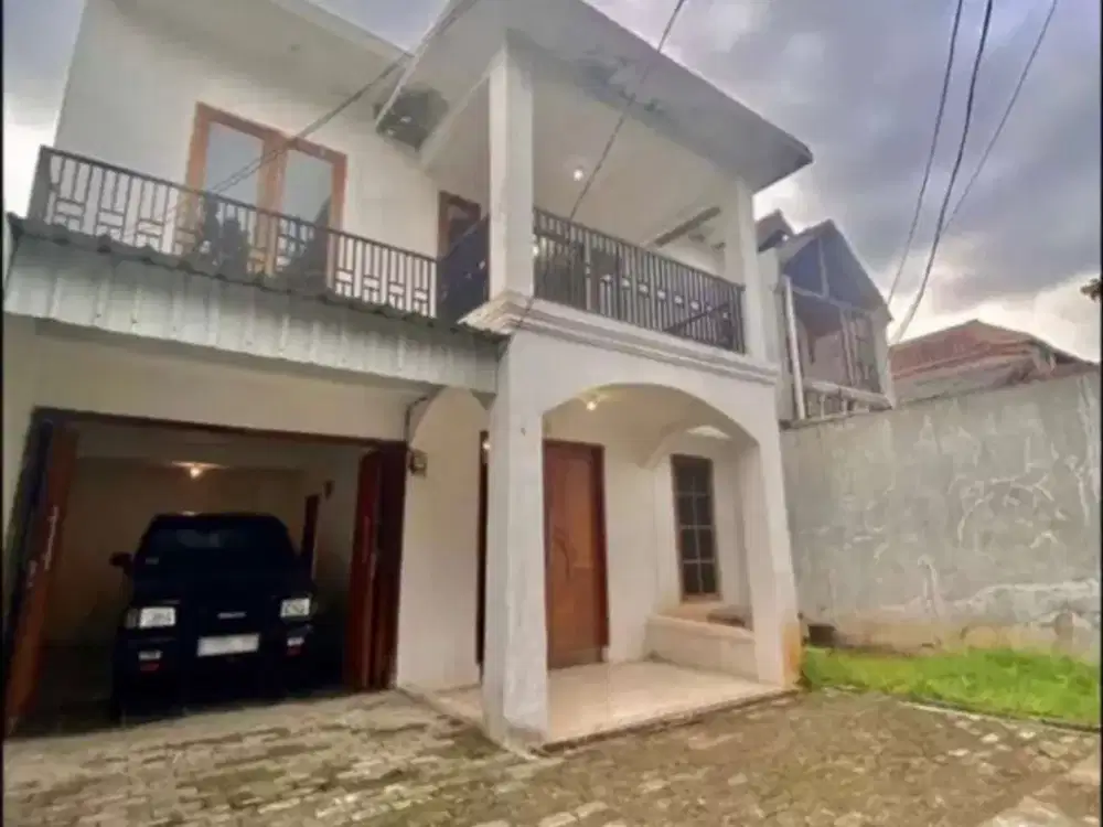 Jual Rumah Cantik 2 lantai di kawasan elite Cipete siap huni