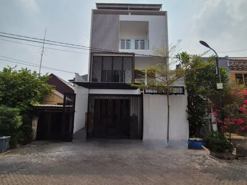 Rumah 4 Lantai Minimalis di Taman Pegangsaan Indah – 8x18, Harga Turun