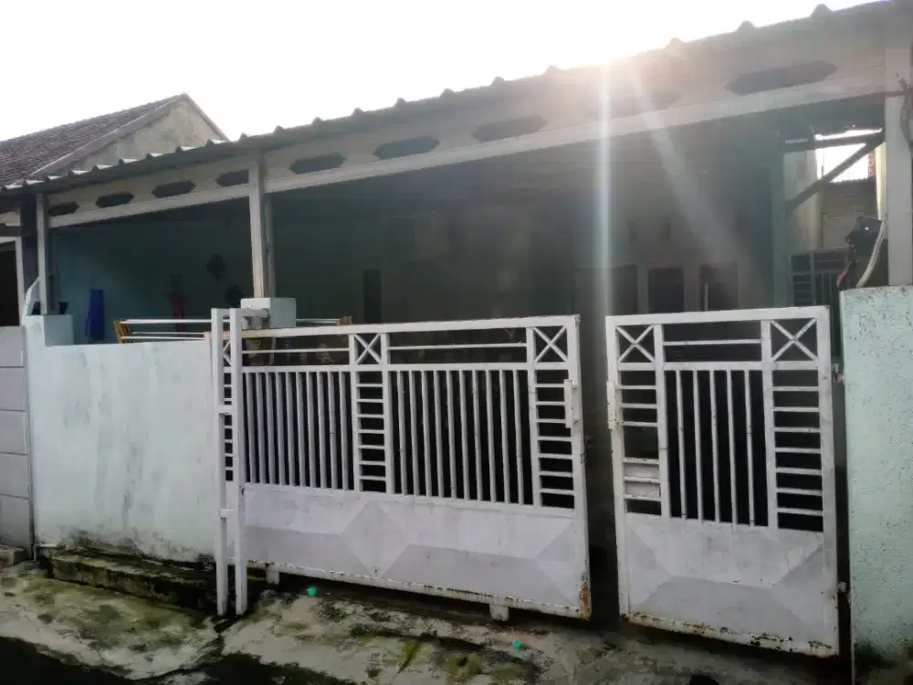 DIJUAL rumah deket kampus