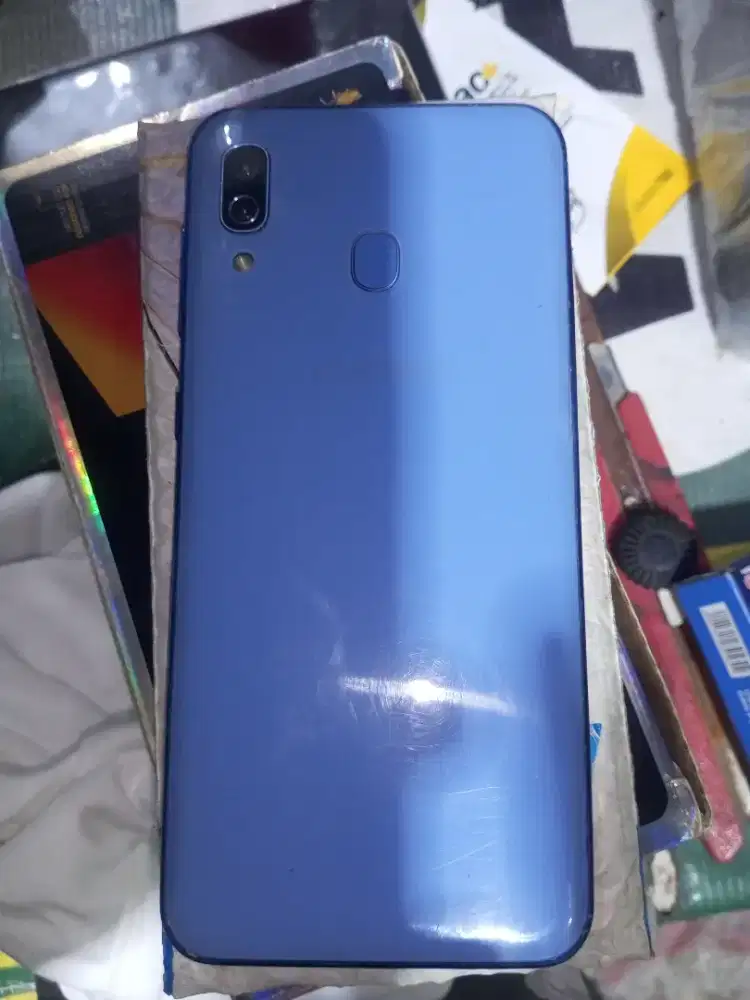 Samsung A30. (4/64gb).