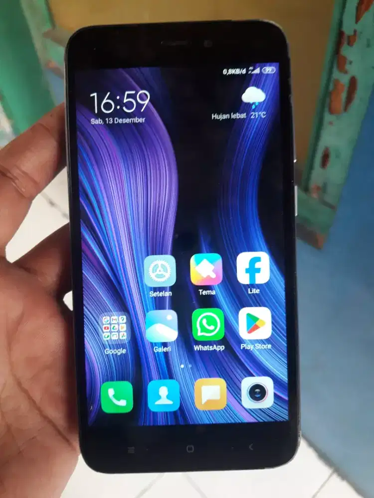 Xiaomi redmi 5a 4G 2/16 layar 5 inchi normal
