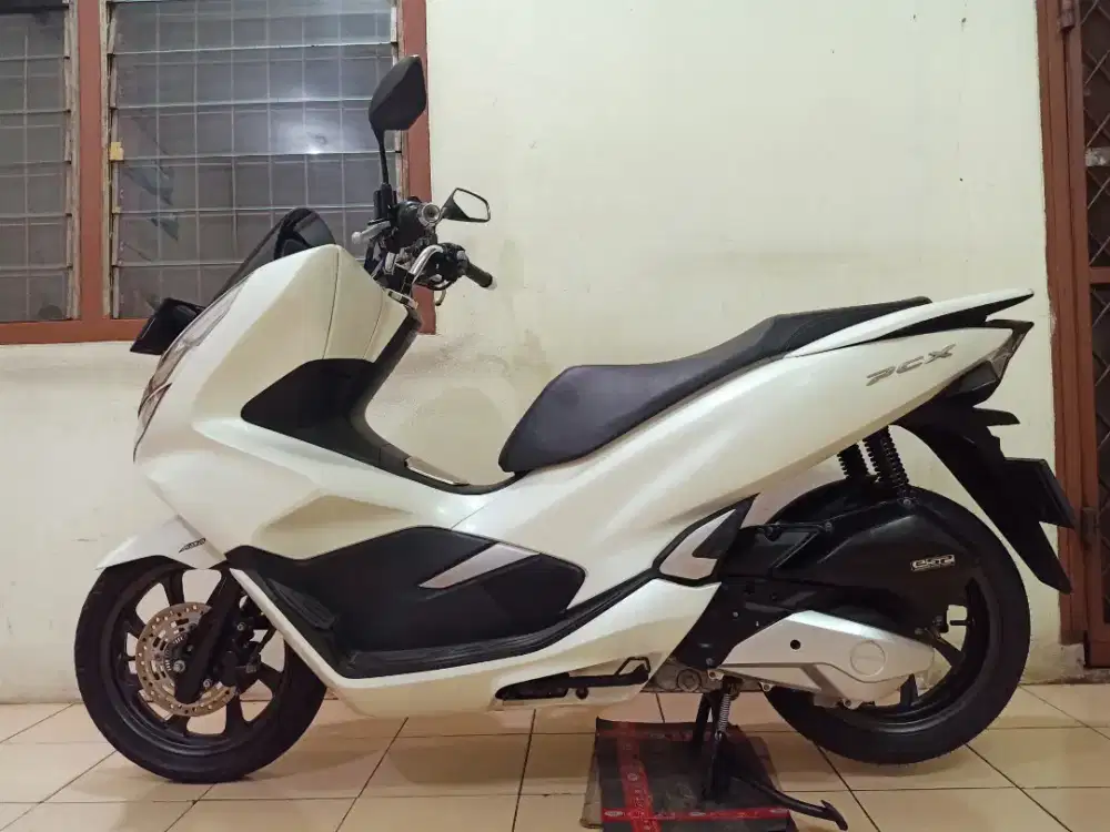 Honda PCX 150 ABS KEYLESS CBS ISS 2019 / 2020 (TYPE TERTINGGI)