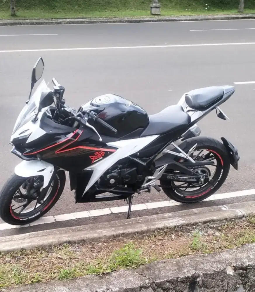 JUAL motor hobnda cbr