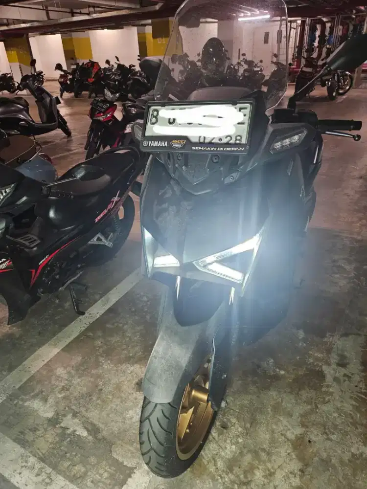 X-max 2023 kondisi seperti baru km cuma 2k no minus, pajak hidup.