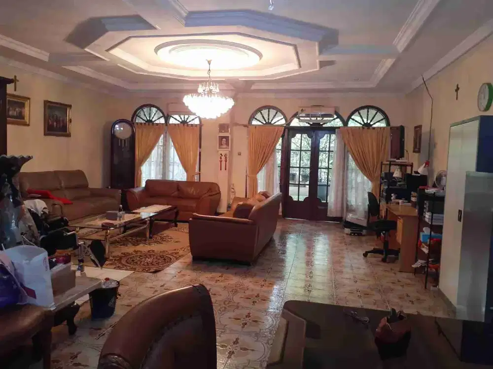 Dijual Rumah 2,5 Lantai Jakarta Selatan