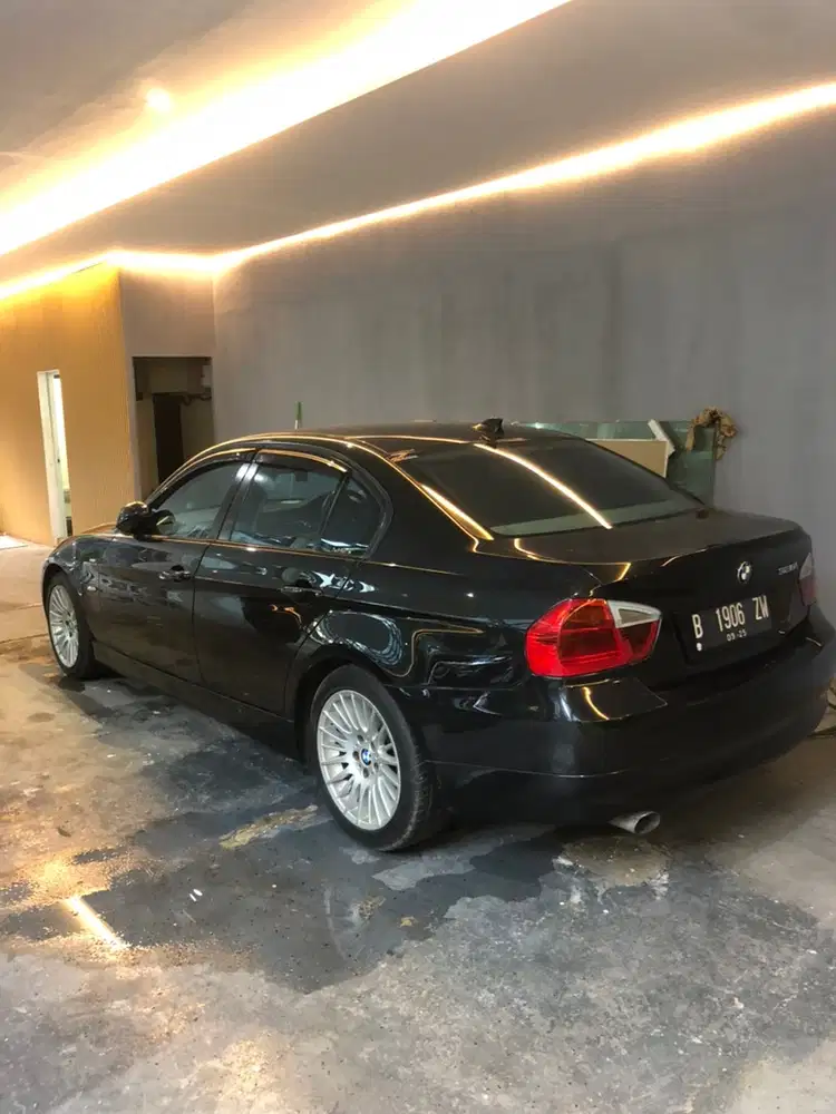 BMW 320i 2005 Bensin