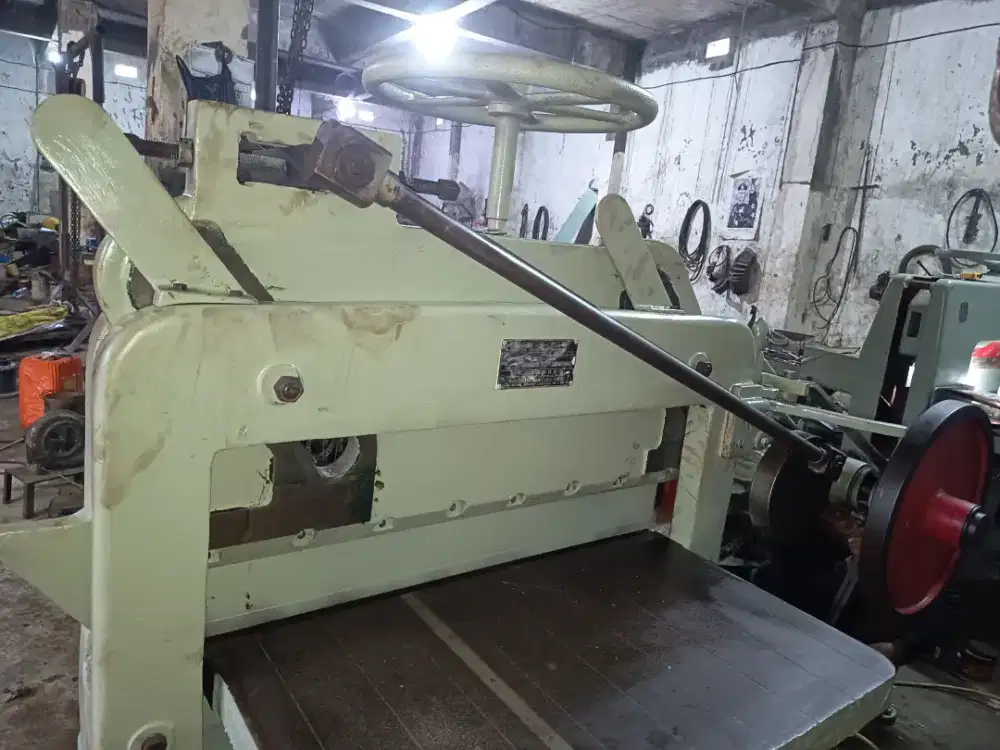 Mesin potong kertas DQ 201