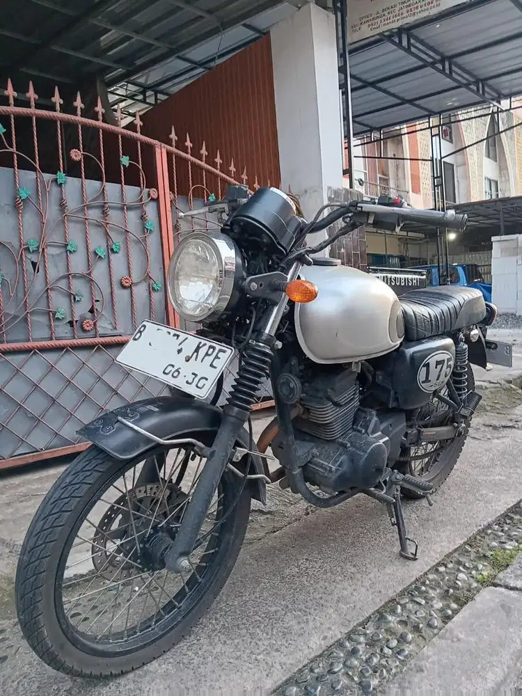 Forsale KAWASAKI W175 SE TH 2018 Pajak On TER MURAH