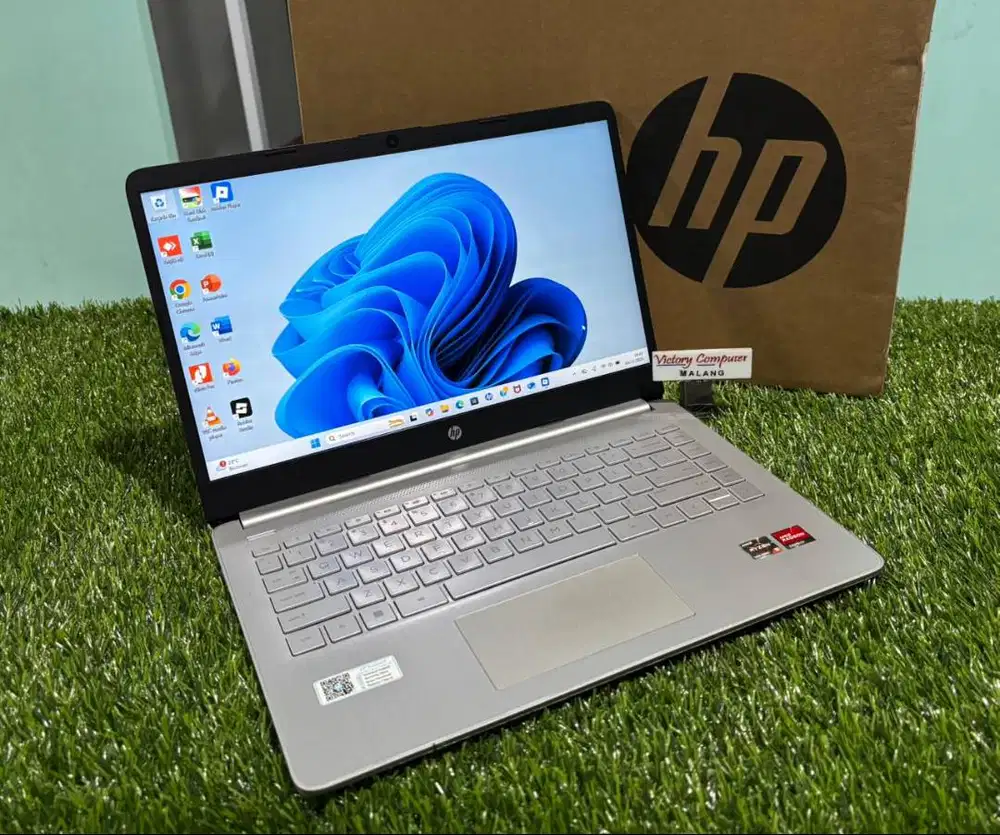 Laptop HP 14s Ryzen 5-5500 RAM 8GB SSD 512GB Lengkap