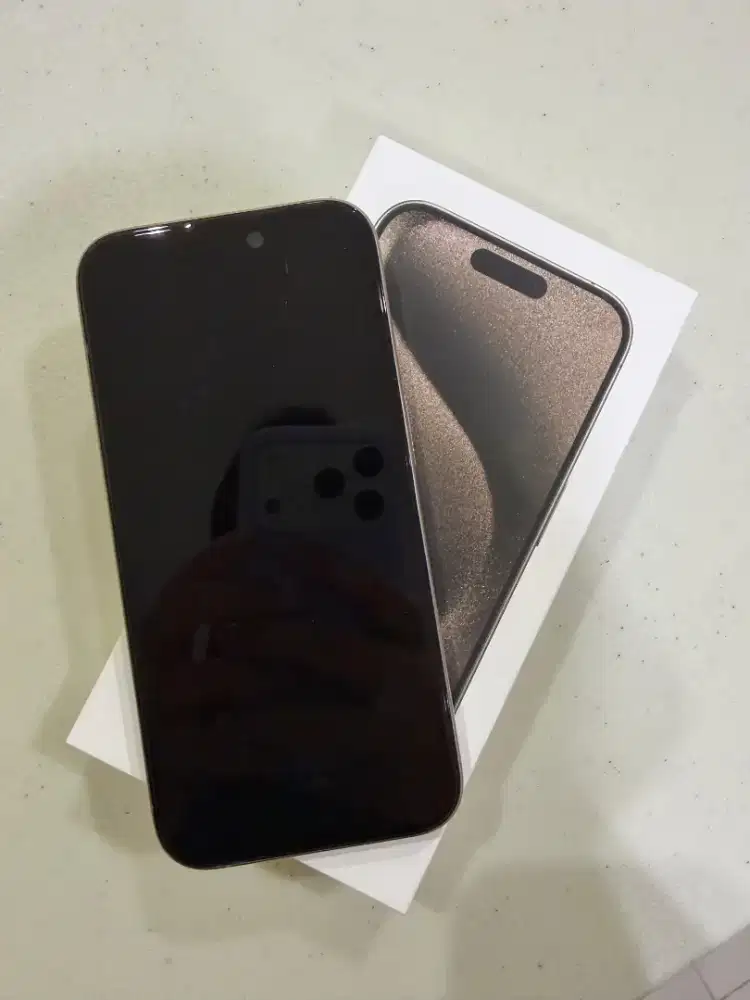 For Sale Iphone 15 Pro seken 256GB