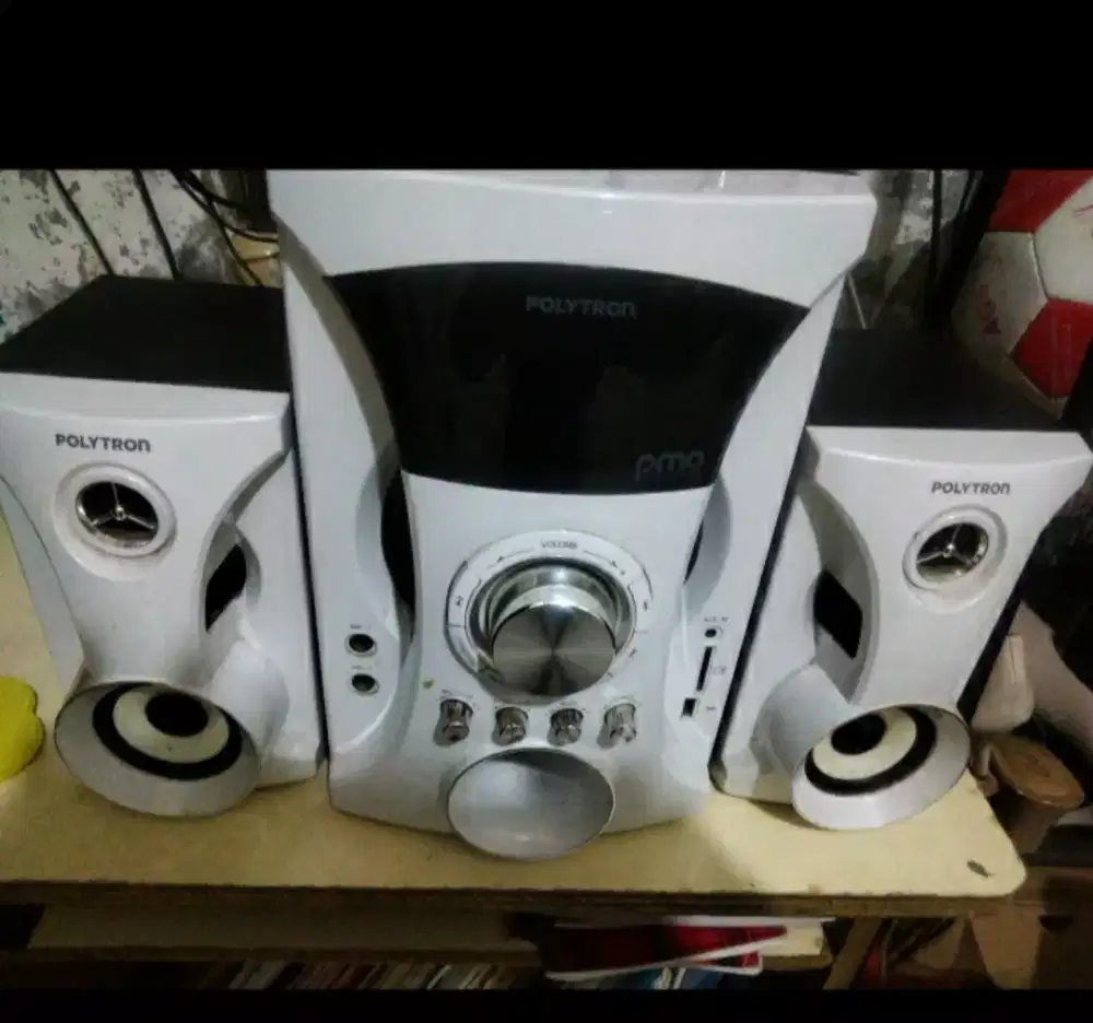 Speaker aktif polytron