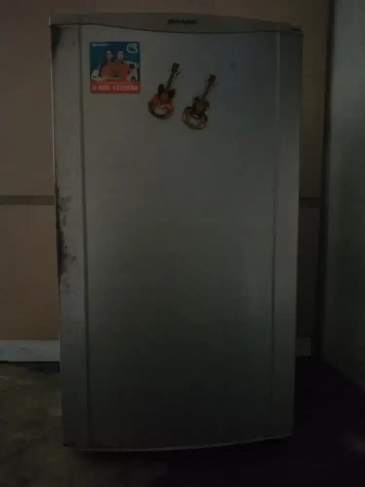 Sharp 1 pintu masih bagus