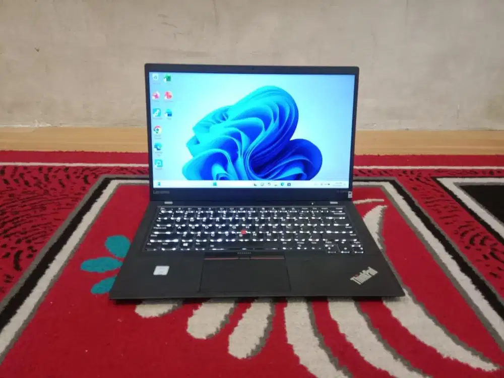 Lenovo Thinkpad X1 Carbon Core i7 super slim mulus