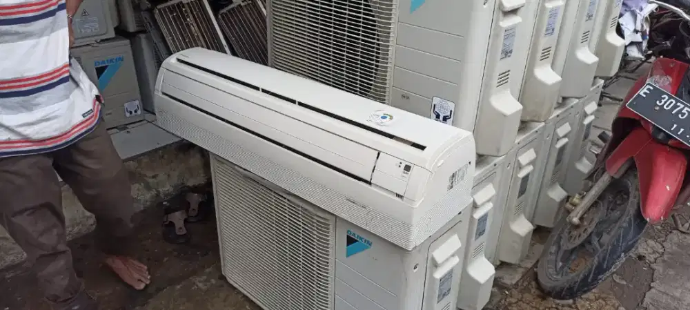 2 pk Daikin Thailand second bergaransi 6 bulan