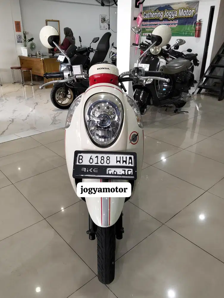 (A) Honda Scoopy fi Tahun 2014