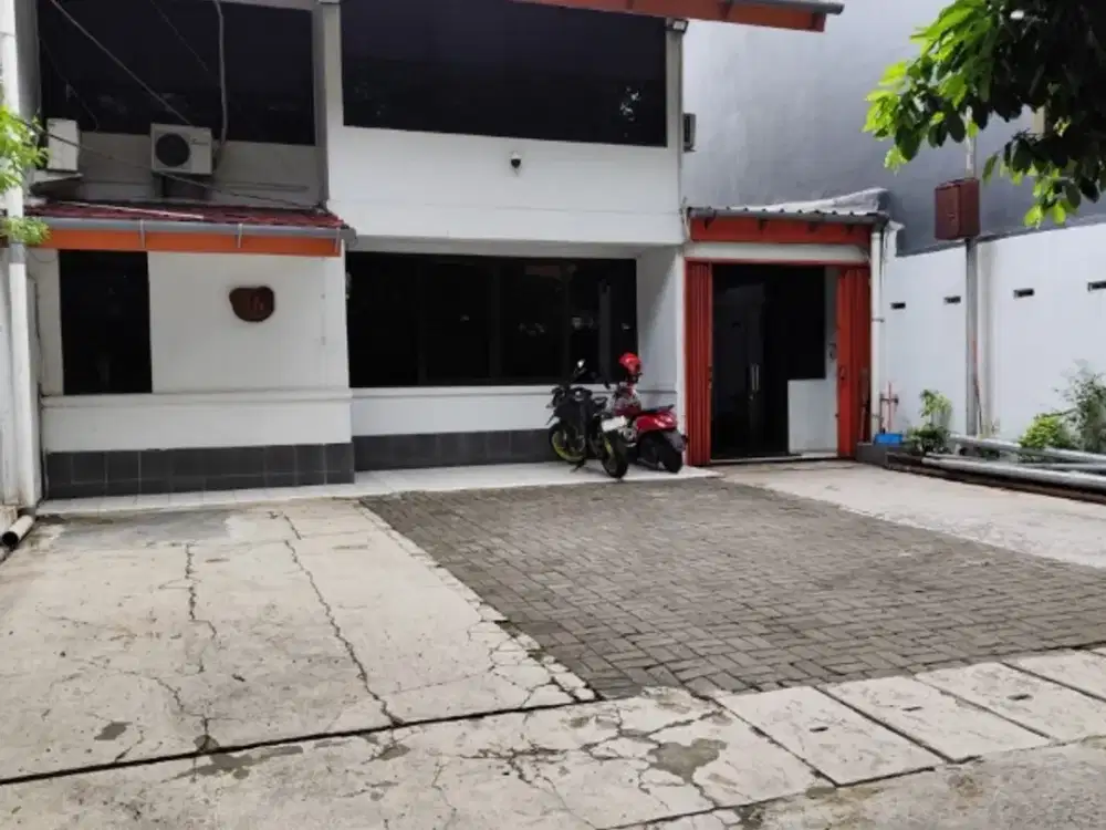 DI JUAL RUMAH KANTOR 2 LANTAI YANG TERLETAK DI LEBAK BULUS JAK  SEL