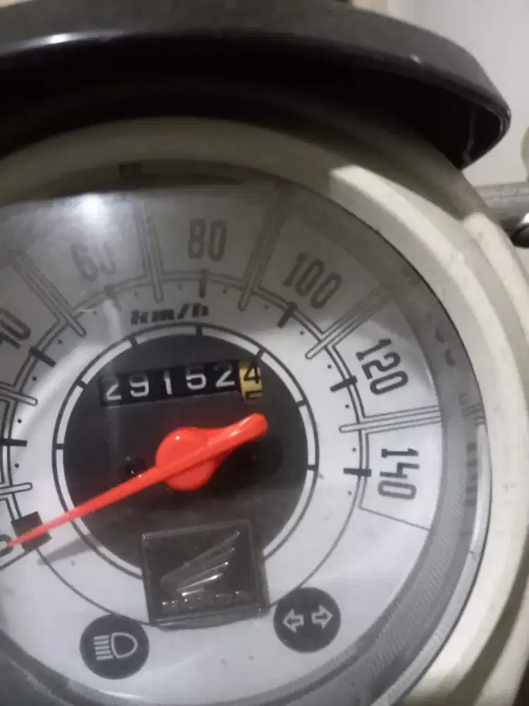 Scopy matic putih hitam