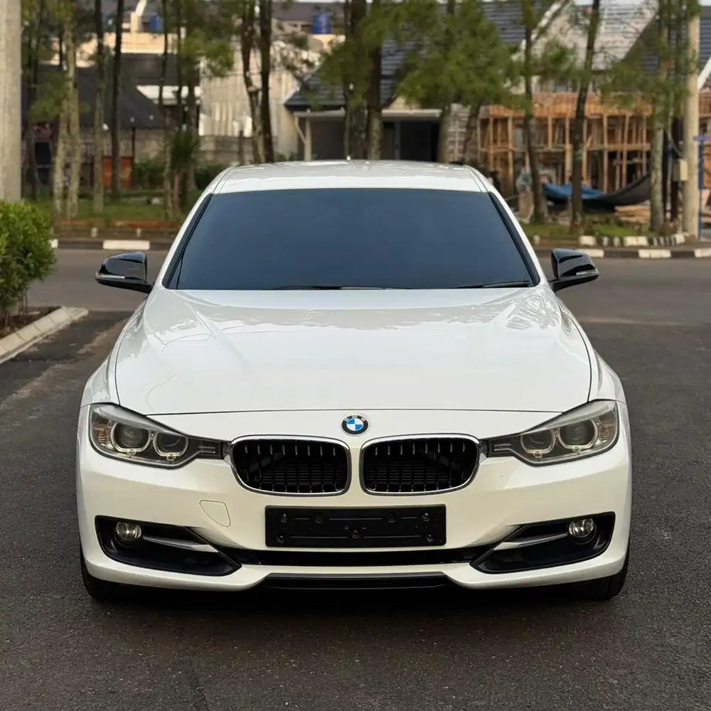 BMW 320i F30 Sport Matic Tahun 2014 Full refresh