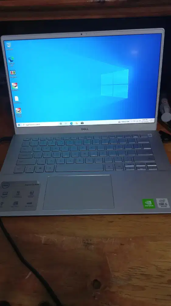 Laptop Dell inpirion 14.intel core i5 gen 10 ram 8 gb SSD 256 gb