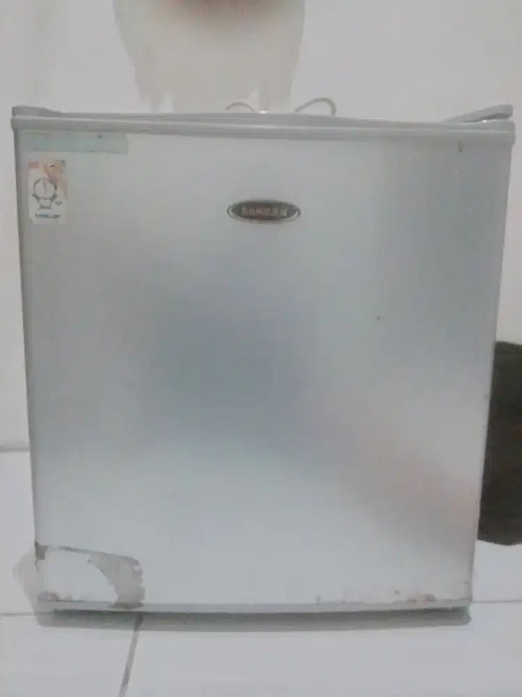 Kulkas Sanken minibar