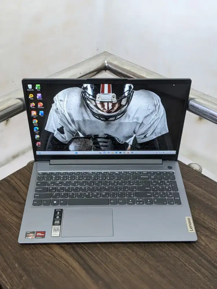 JUAL LAPTOP LENOVO IDEAPAD SLIM 3 15 RYZEN 5 - 7520U 8/512GB