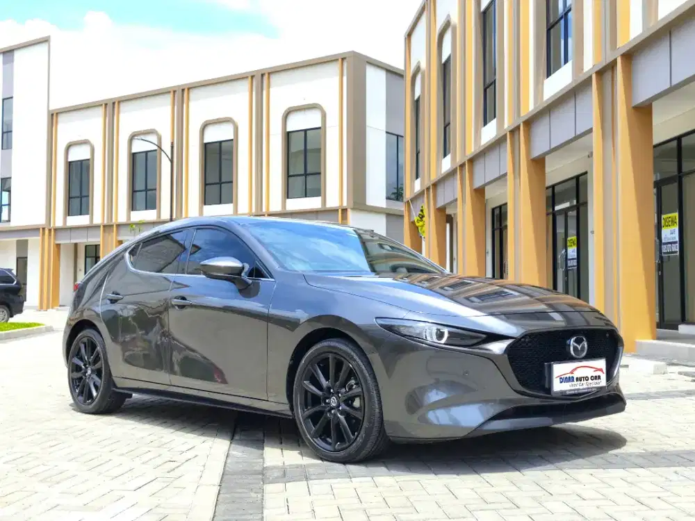 (12Rb) Mazda 3 HB Hatchback 2023 At Matic Abu Warwnty on *Dinar Auto*