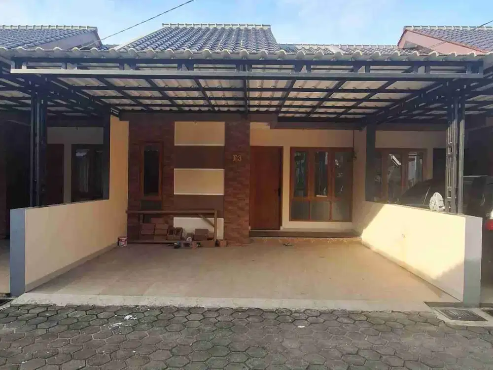 HUNIAN SIAP HUNI 800 JUTAAN CARPORT 2 MOBIL AKSES MASUK 2 MOBIL