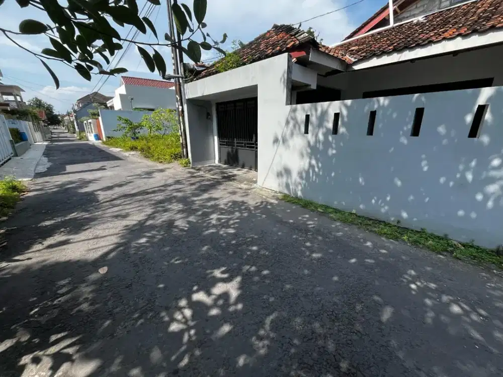 BU Dijual tanah bonus rumah layak huni 2 lantai, manukan concat, dekat pakuwon mall, terminal concat, kawasan Nyaman, Lingkungan ekslusif
