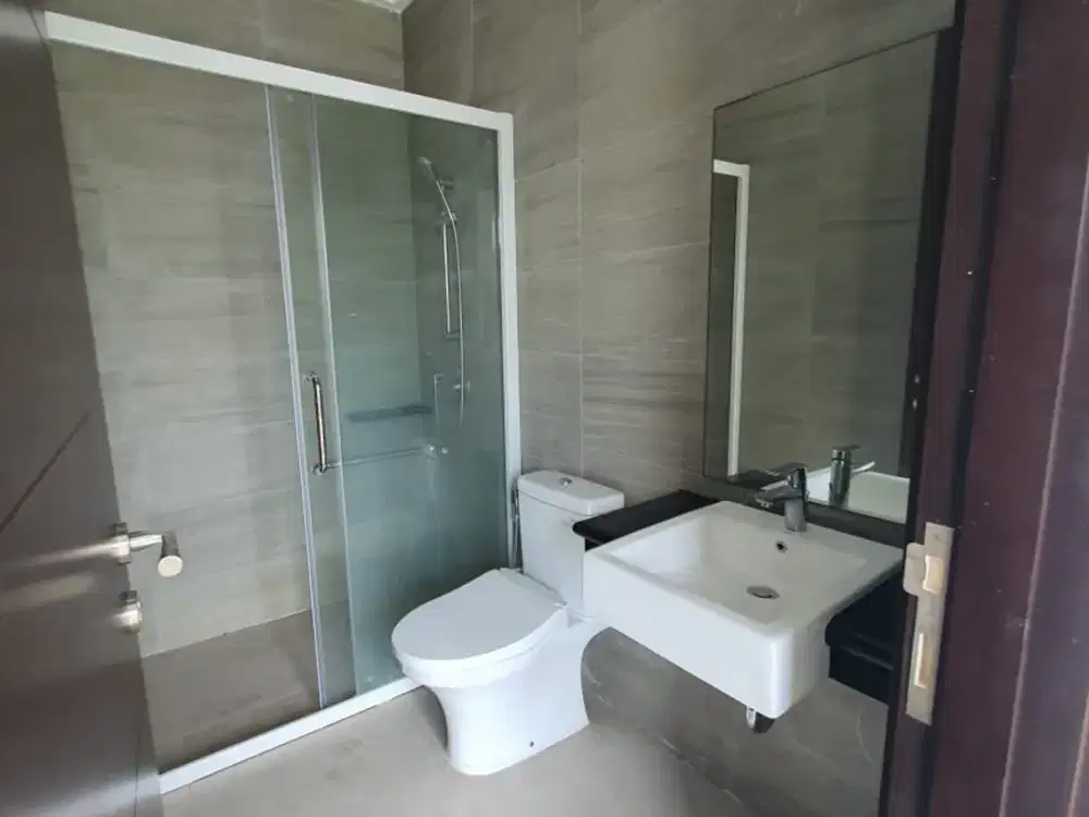 TERMURAH RUMAH 3 KAMAR PIK2. HANYA 40 JUTA PERTAHUN. DEKAT ORENS GROVES