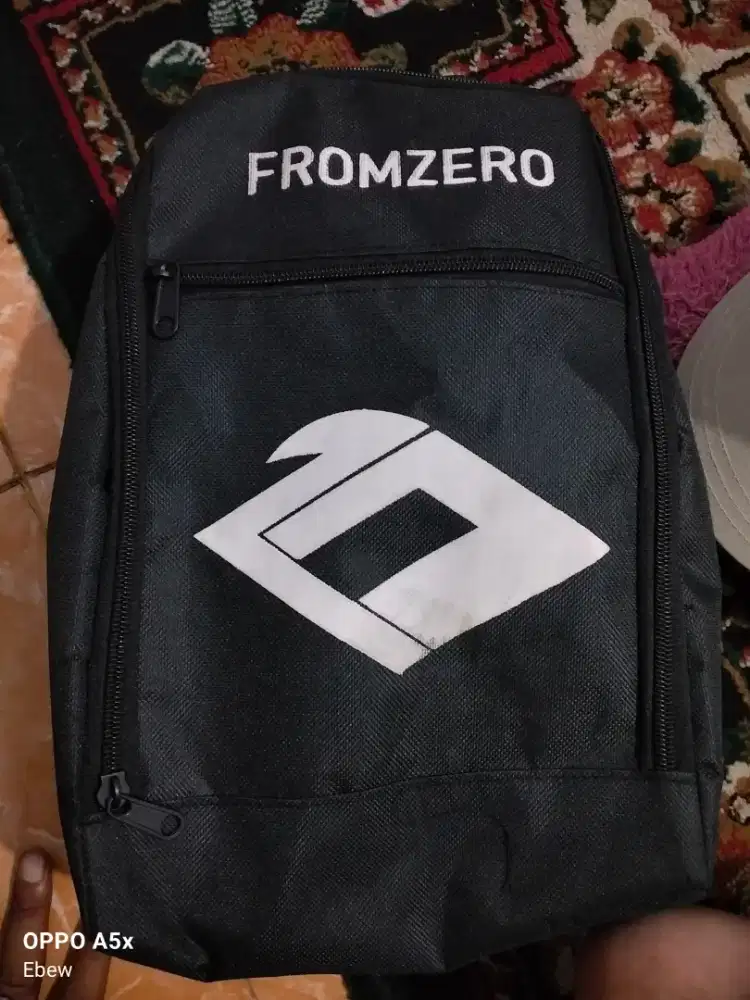 Sepatu futsal Fromzero