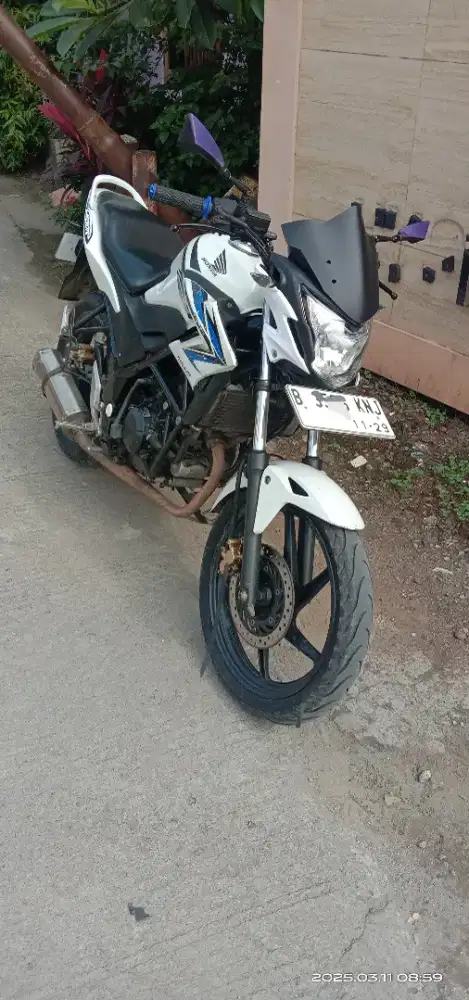 Dijual motor cb 150r old tahun 2013