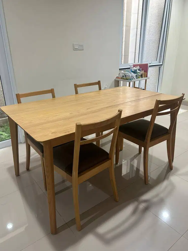 SET MEJA MAKAN DEKORUMA - 4 KURSI