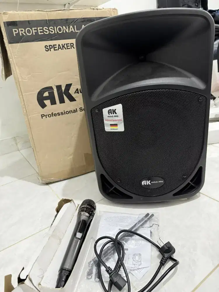 AK Audio Pro 12 Dan AK Audio Pro 10