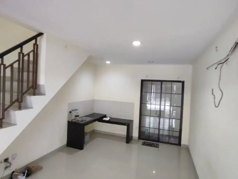 Disewakan Rumah di Green Lake City Cluster East Asia Ukuran 4x12 Dengan 2 Lantai Dengan 2 Kamar Tidur Harga Termurah