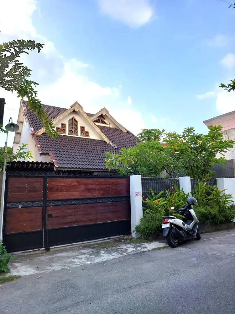 Rumah Luas dan Strategis dekat Jalan Gedongkuning