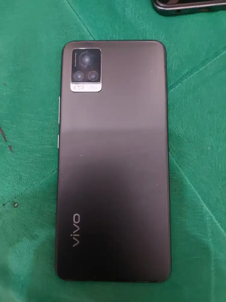 Vivo v20 nfc 8+4/128 super amoled