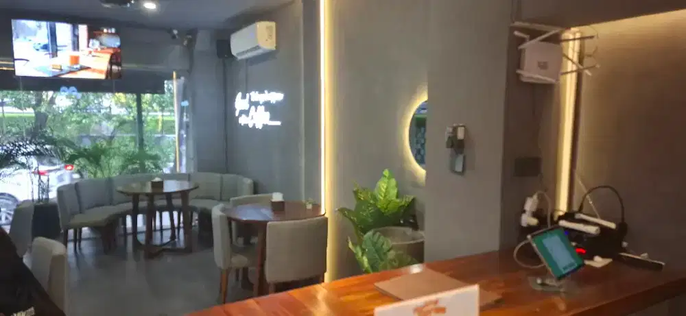 Take Over Coffe Shop