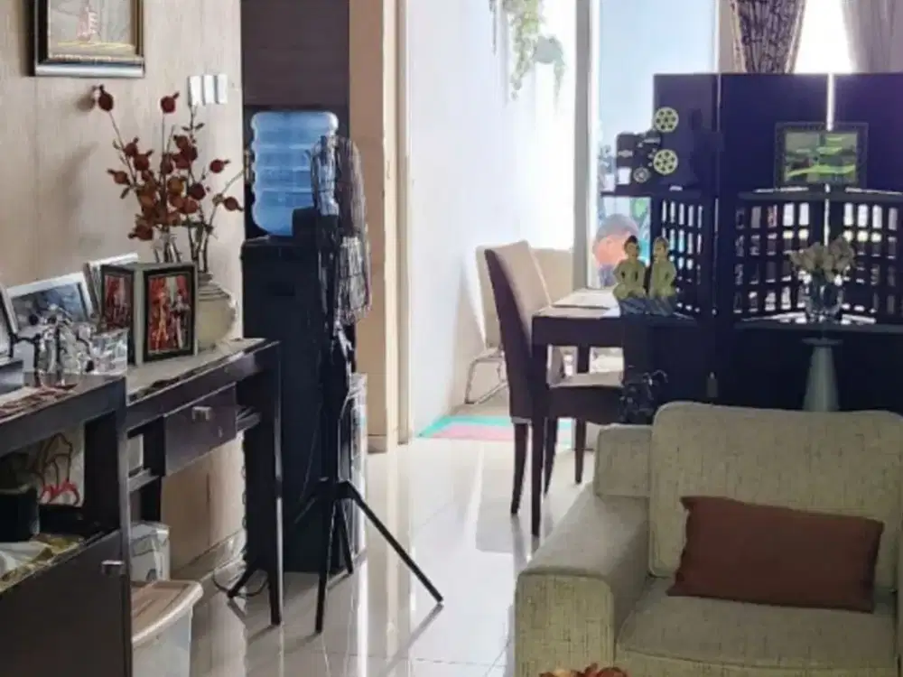 Jual Rumah Mewah luas 200m2  Hadap Timur Ada Kolam Renang strategis Di Metland Menteng Cakung Jakarta Timur