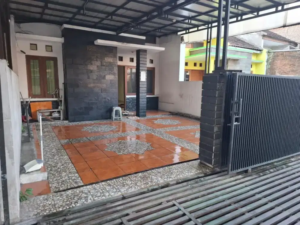 Sewa Rumah Pinggir Jalan Arcamanik Bandung Lokasi Strategis Potensial Bisnis | SW002
