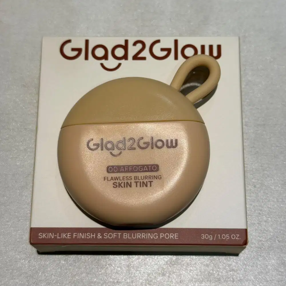 Glad2Glow FLAWLESS BLURRING SKIN TINT 30G Shade 00 AFFOGATO