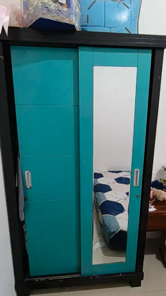 Dijual lemari 2 pintu