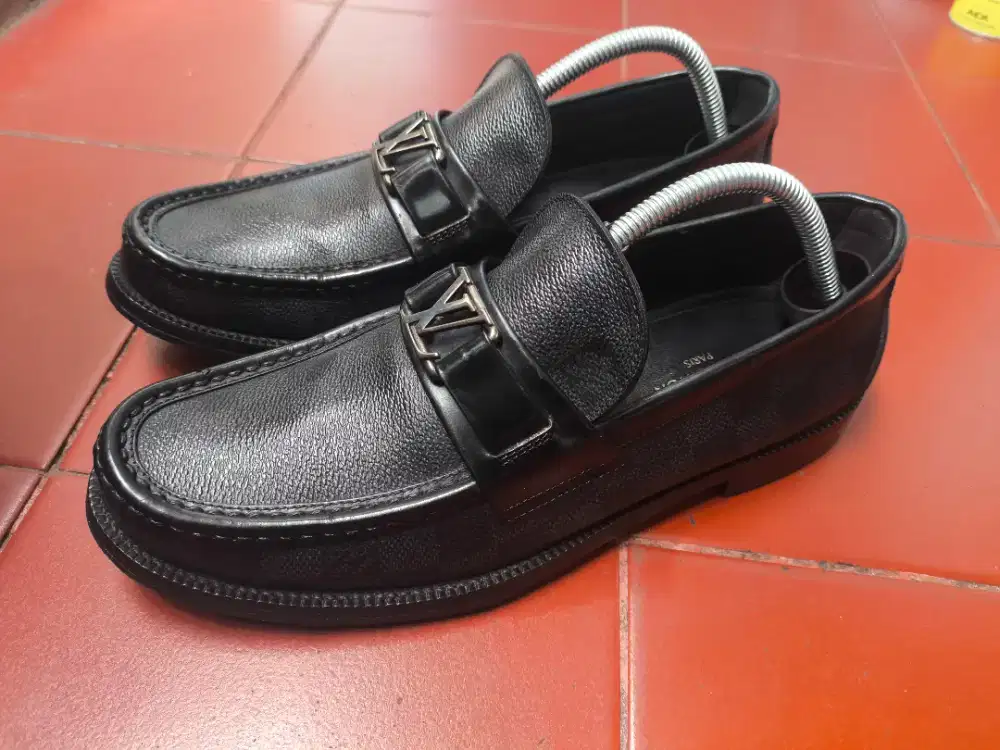 Sepatu LV original size 6