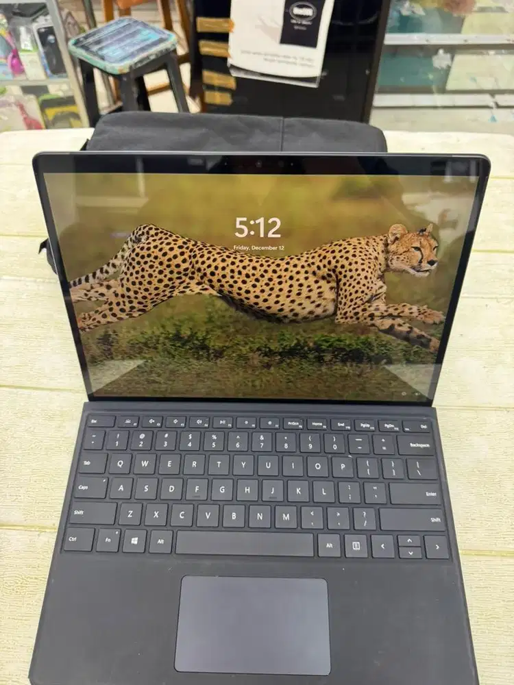 Microsofr surface pro 8 i7 11th gen ram 16Gb/256gb bekas second ori