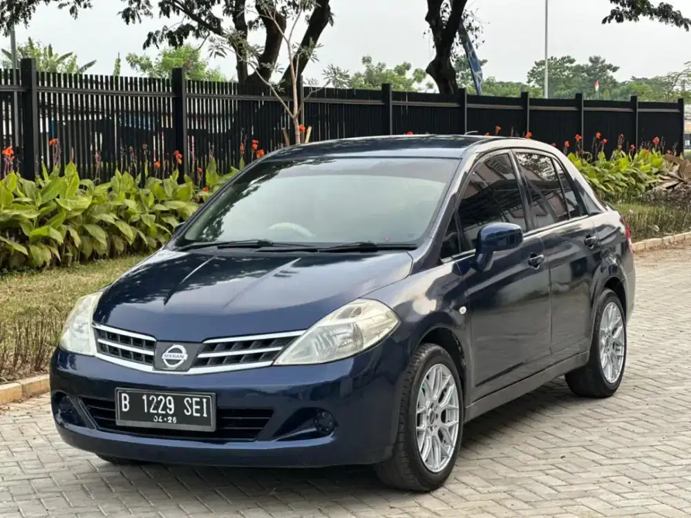 Nissan Latio Manual 2010