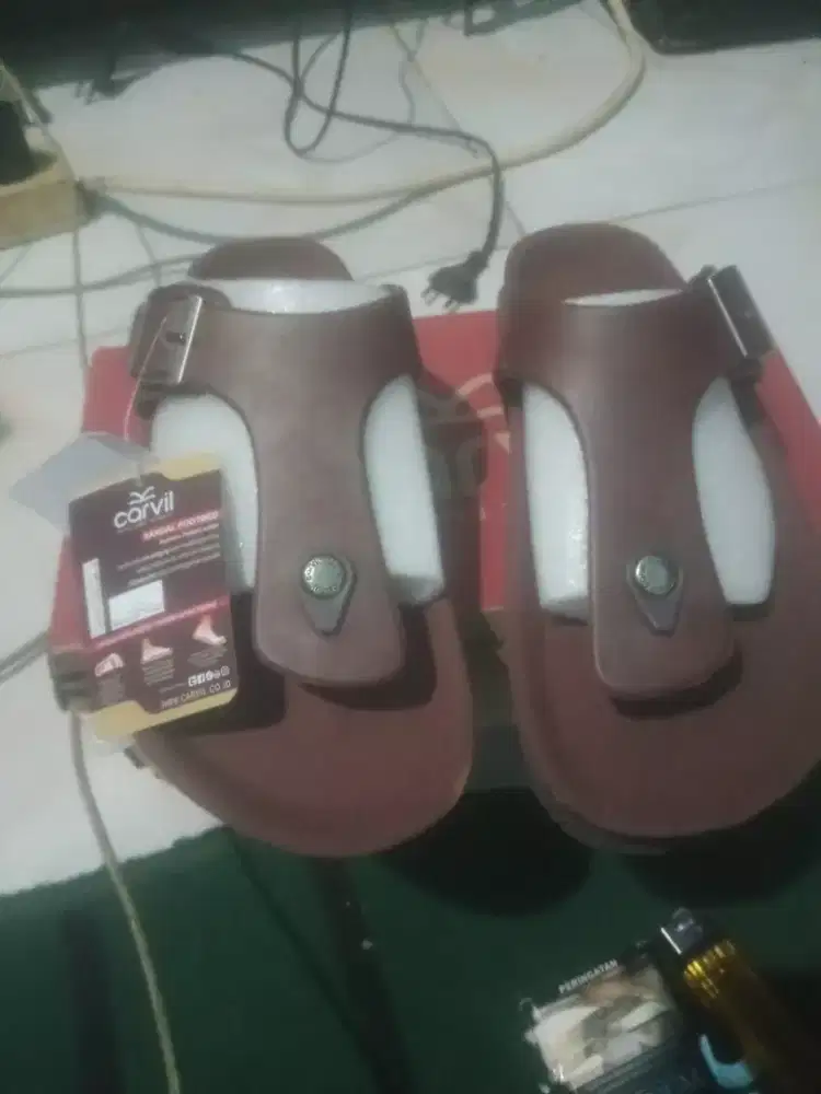 Sendal gaya merk Carvil ORI ukuran 41